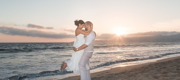 Ashley and Mitch&rsquo;s Wedding at RIU Pacifico