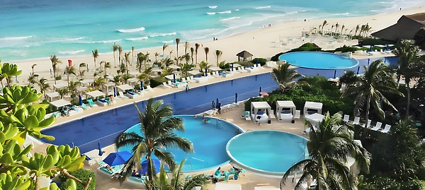 LiveAquaCancun_Pool
