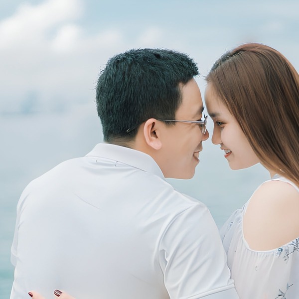 What to Do for Your First Valentine&rsquo;s Day as an Engaged Couple