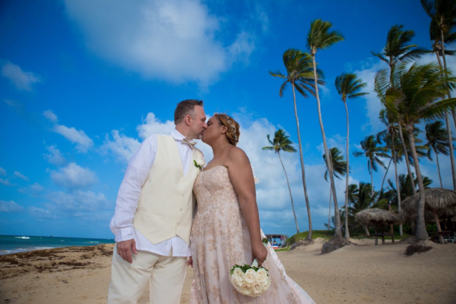 dreams punta cana destination wedding dominican republic beach ceremony all-inclusive destify top resort couple