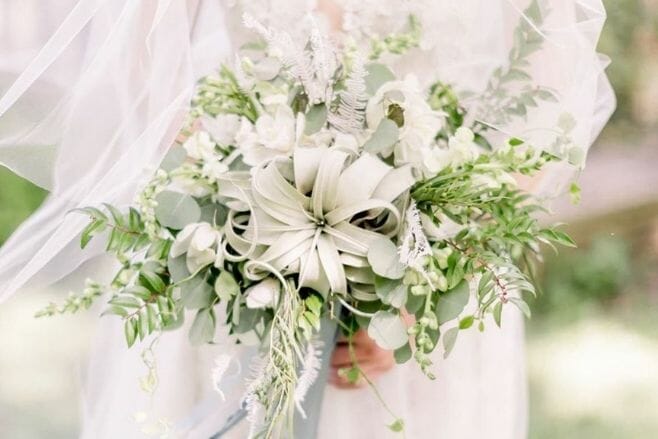 12 summer destination wedding flowers green and white bouquet inspiration