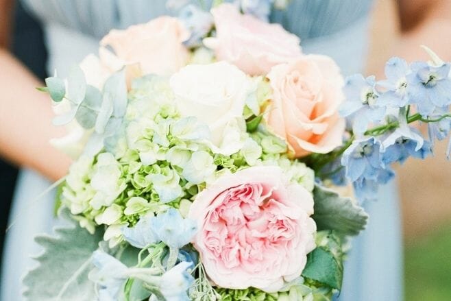 12 summer destination wedding flowers pastel hydrangea bouquet inspiration