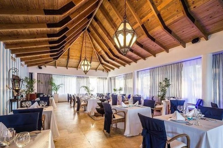 blue-bay-villas-doradas-reception