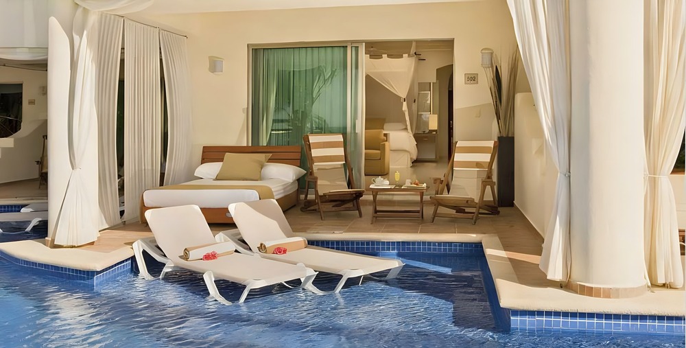 El Dorado Maroma luxury swim out suite
