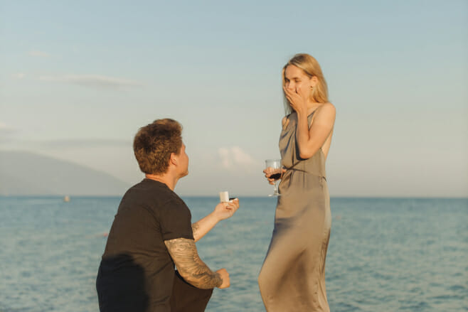 how to pull of the perfect marriage proposal destination weddings beach engagement