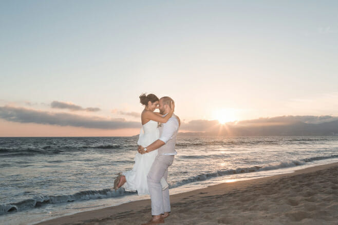 how to choose a destination wedding location beach couple photography mexico