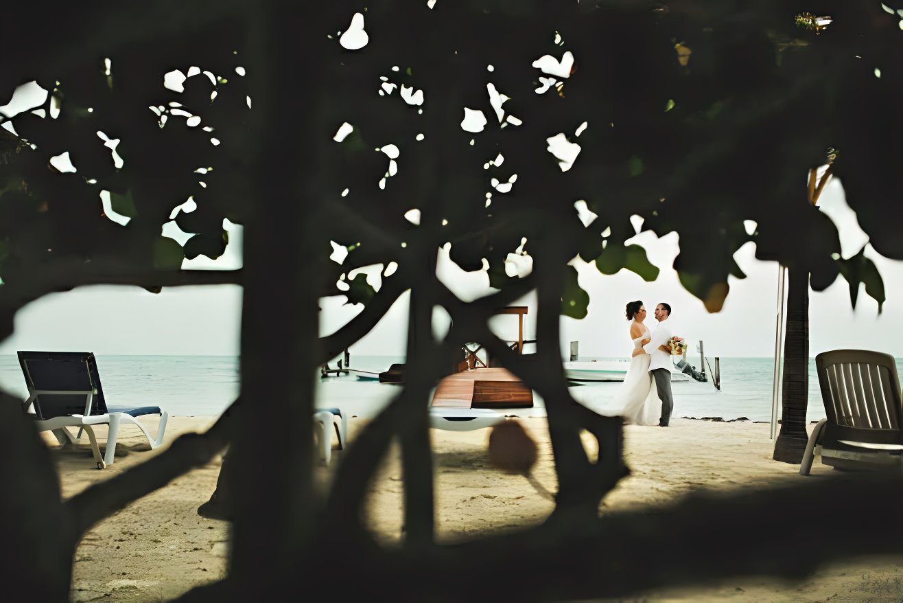 playa delfines cancun mexico destination wedding photography couple beach