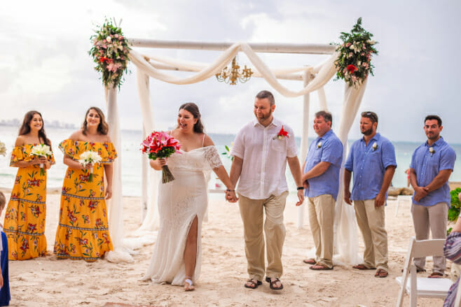 destination wedding planning dreams sands cancun mexico beach couple