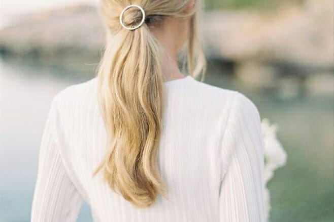 10 easy wedding hair ideas and styles easygoing ponytail