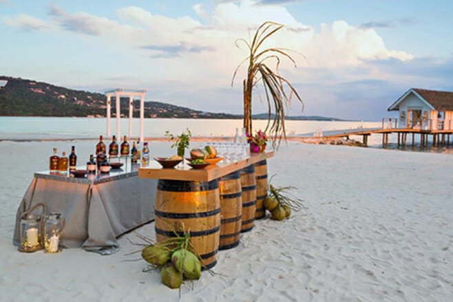 fall wedding trends you can take to the beach destination weddings bar cocktails