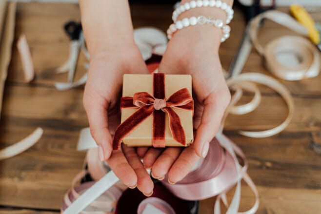 6 things to do after you book your destination wedding registry gifts