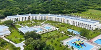 Hotel Riu Guanacaste: a spacious resort with pools and gardens, perfect for a destination wedding.