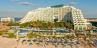 live-aqua-cancun-aerial-view