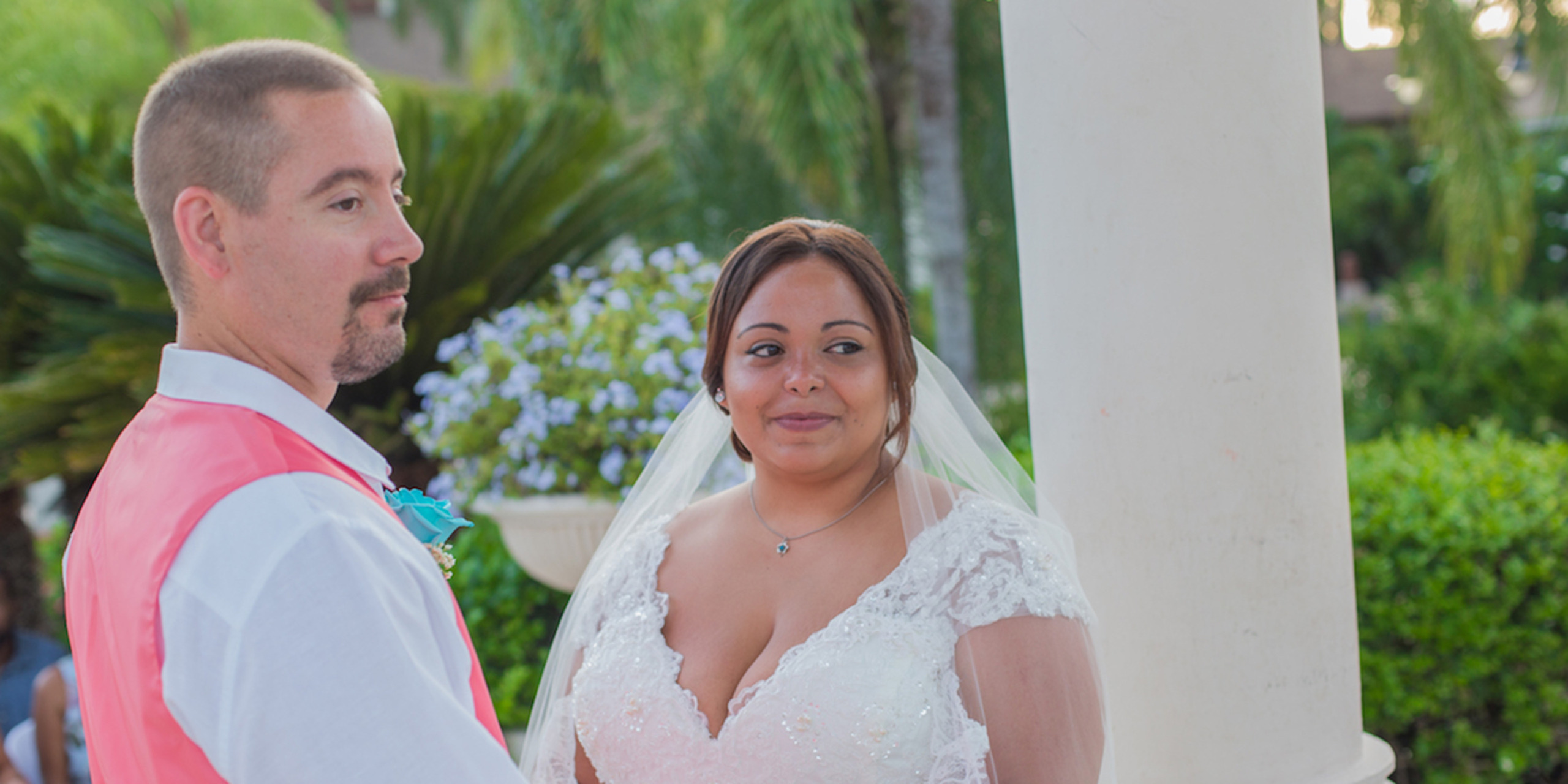 Newlyweds Yolanda and Brett get married at a destination wedding thanks to Destify.