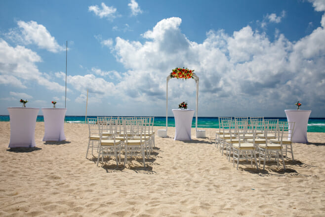 tips to kickstarting your destination wedding planning process planet hollywood cancun beach venue