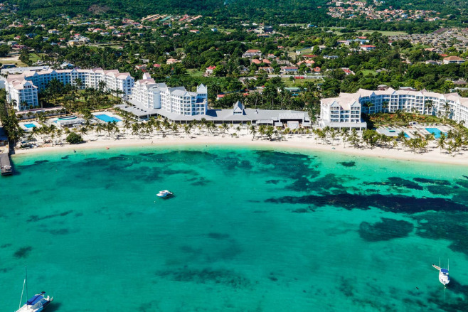 Aerial view of the luxurious Riu Ocho Rios offering destination weddings in 2024