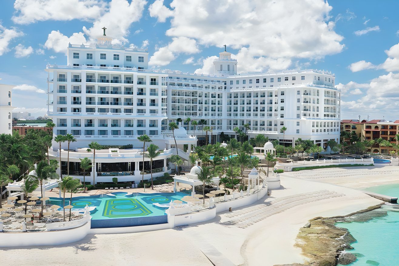 Fantastic all-inclusive resort Riu Palace Las Americas