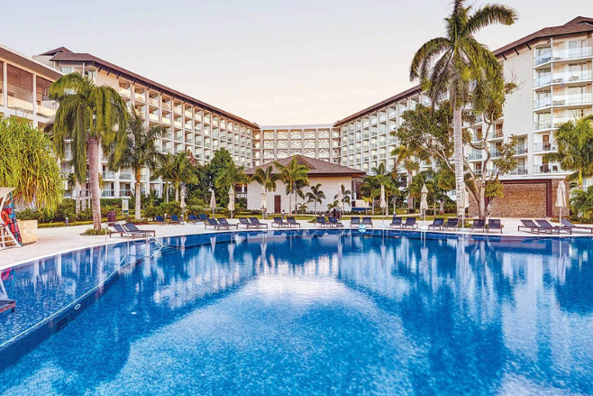 The main pool in front of Royalton White Sands