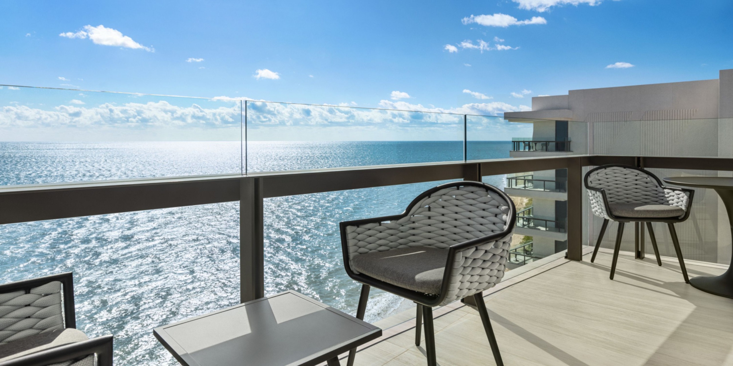 hilton-cancun-balcony