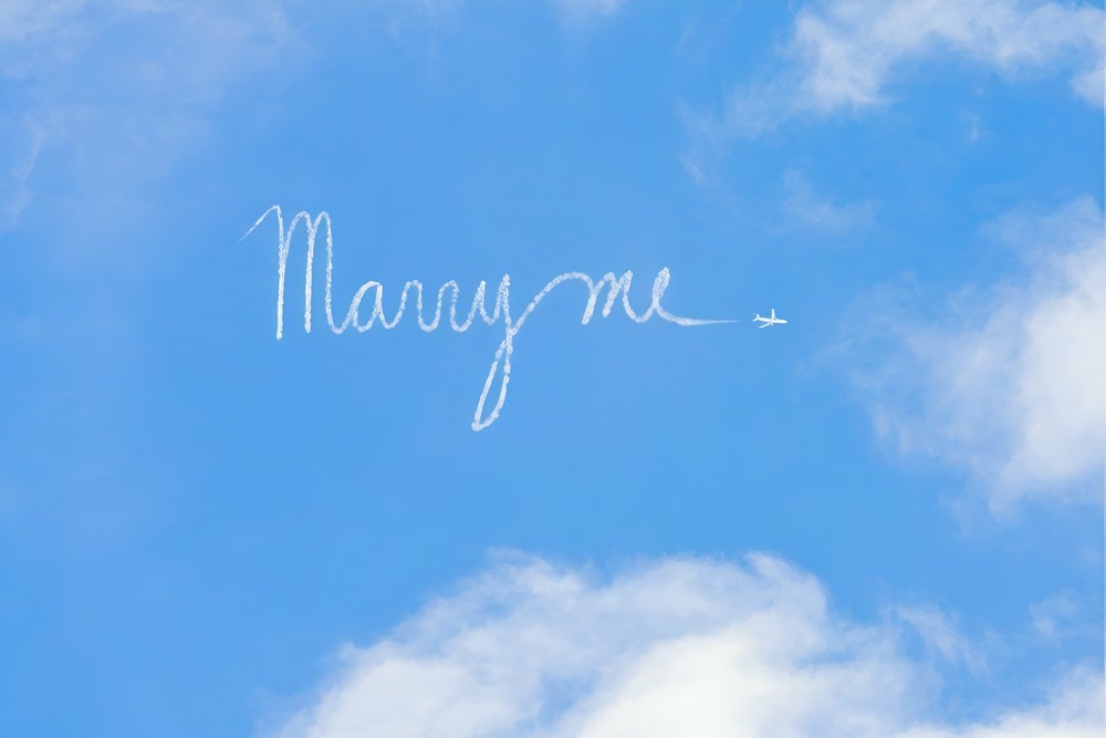 Hiring a plane to write 'marry me' in the sky is a fantstic proposal idea
