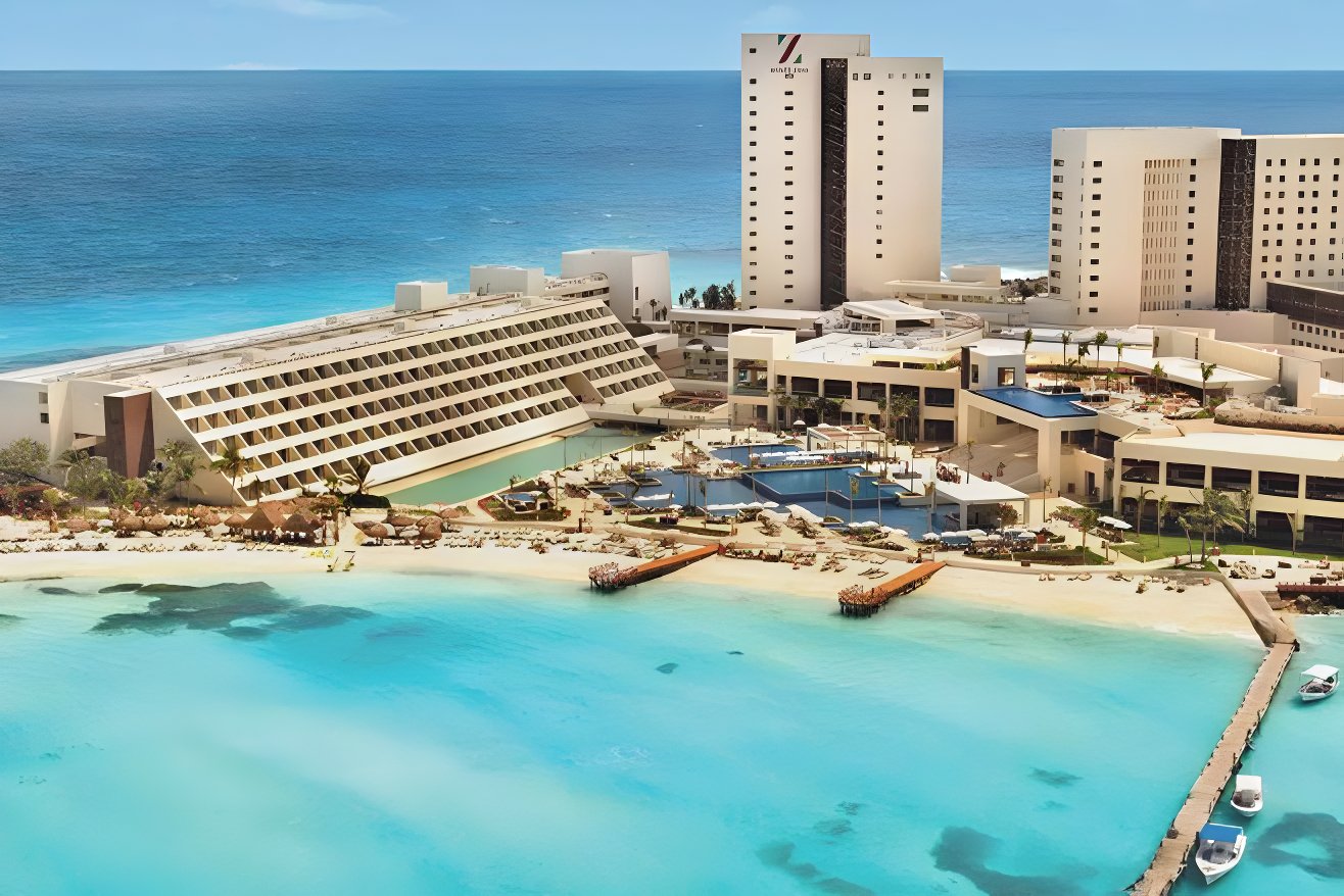 Aerial view of Hyatt Ziva Cancun offering destination wedding packages for 20 people