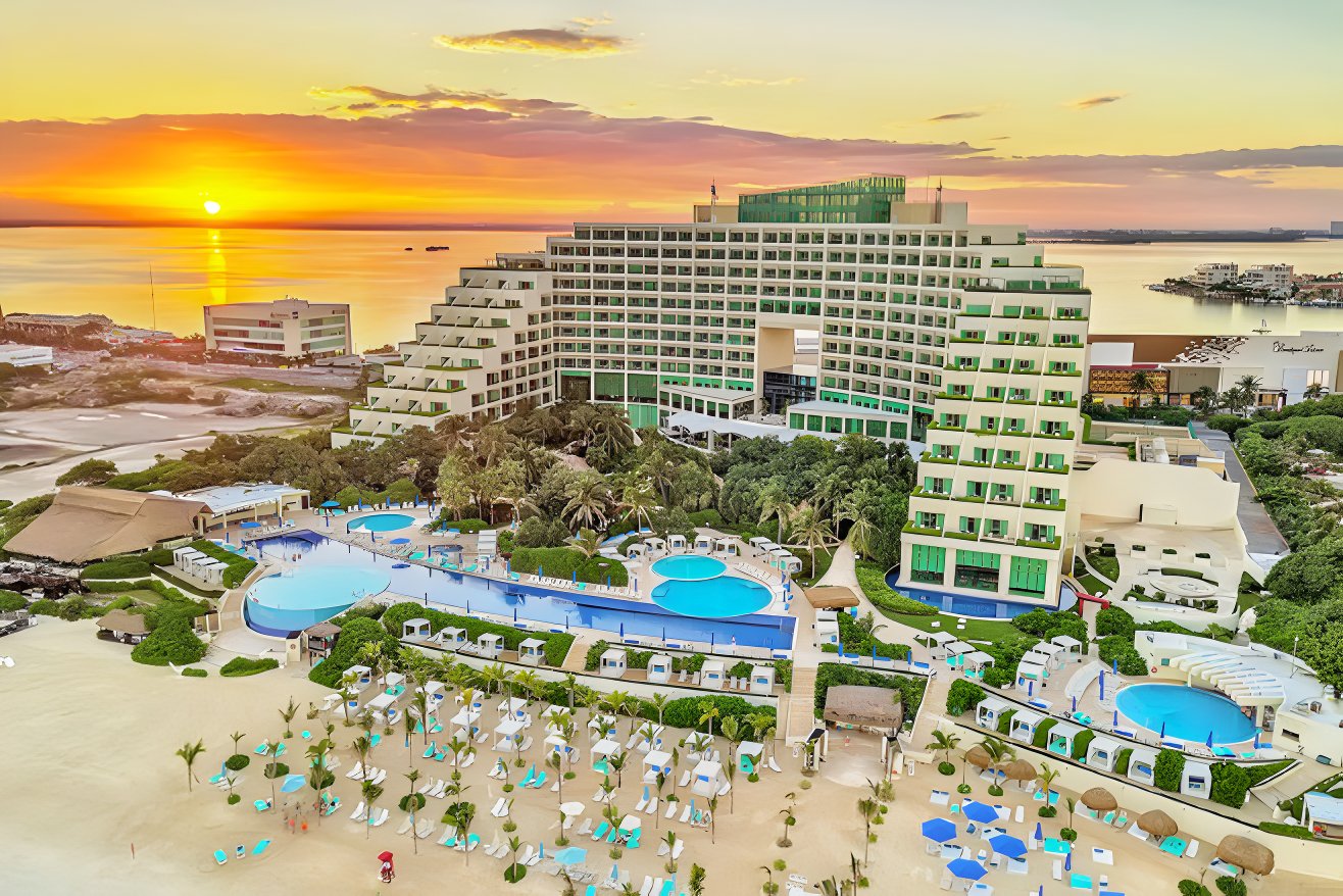 Sunset at Live Aqua Cancun, a pet friendly wedding resort