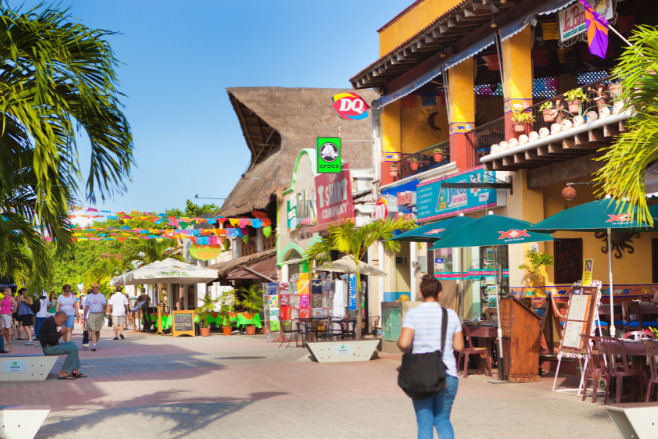 Downtown Playa del Carmen resorts in the bustling fifth avenue