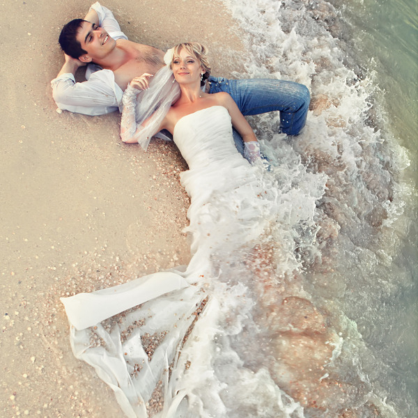 What To Wear To A Beach Wedding