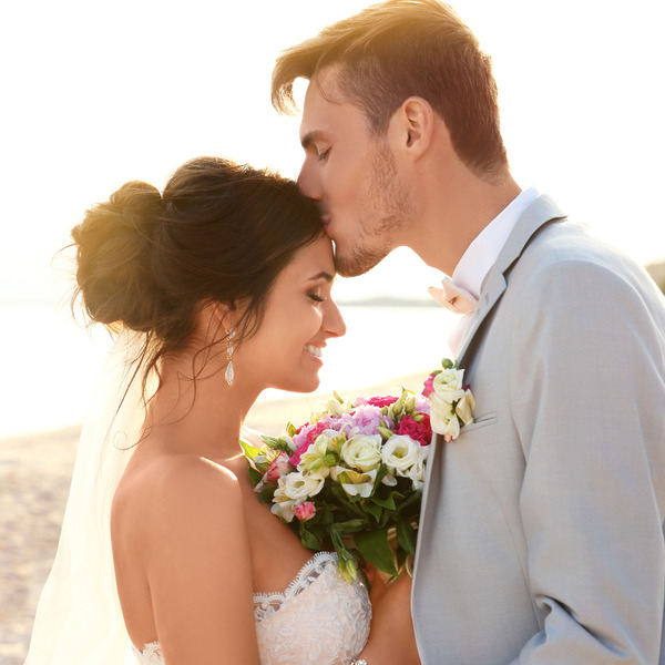 Couple after their dreams aventuras wedding
