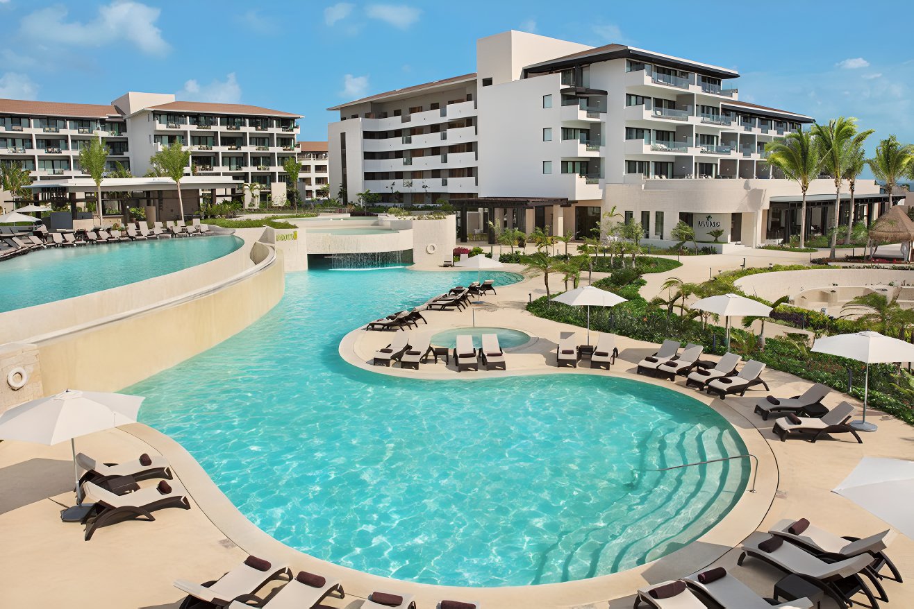 All-inclusive Dreams Playa Mujeres is similar to the newly opened Dreams Flora Punta Cana