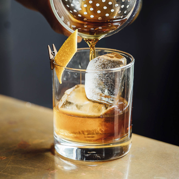 All-Inclusive Guide to Bar Service for Weddings