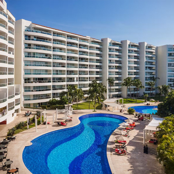 Experience the Epitome of Luxury at Wyndham Alltra Vallarta