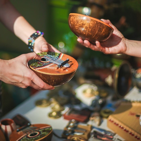 Find Local Artists and Craftsmanship: Incorporating Handmade Touches into Your Wedding