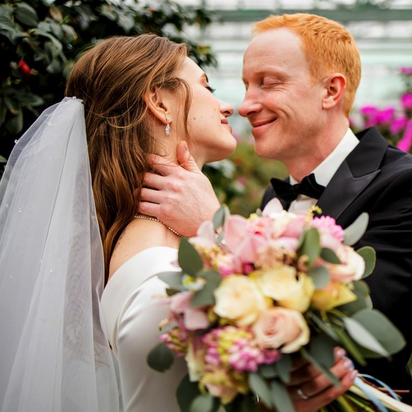 Destination Wedding Poses: Photography Tips for the Happy Couple