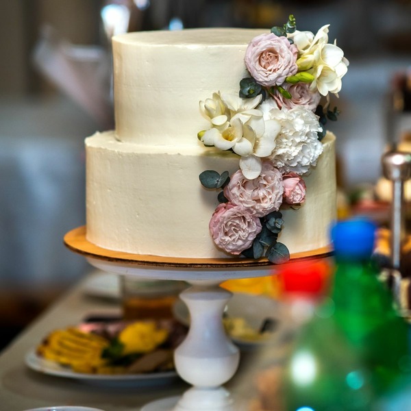 Destination Wedding Cake Trends: Sweet Ideas for Your Celebration