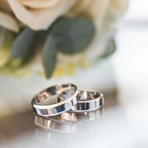 Choosing Jewelry That Captures the Spirit of Your Wedding Destination