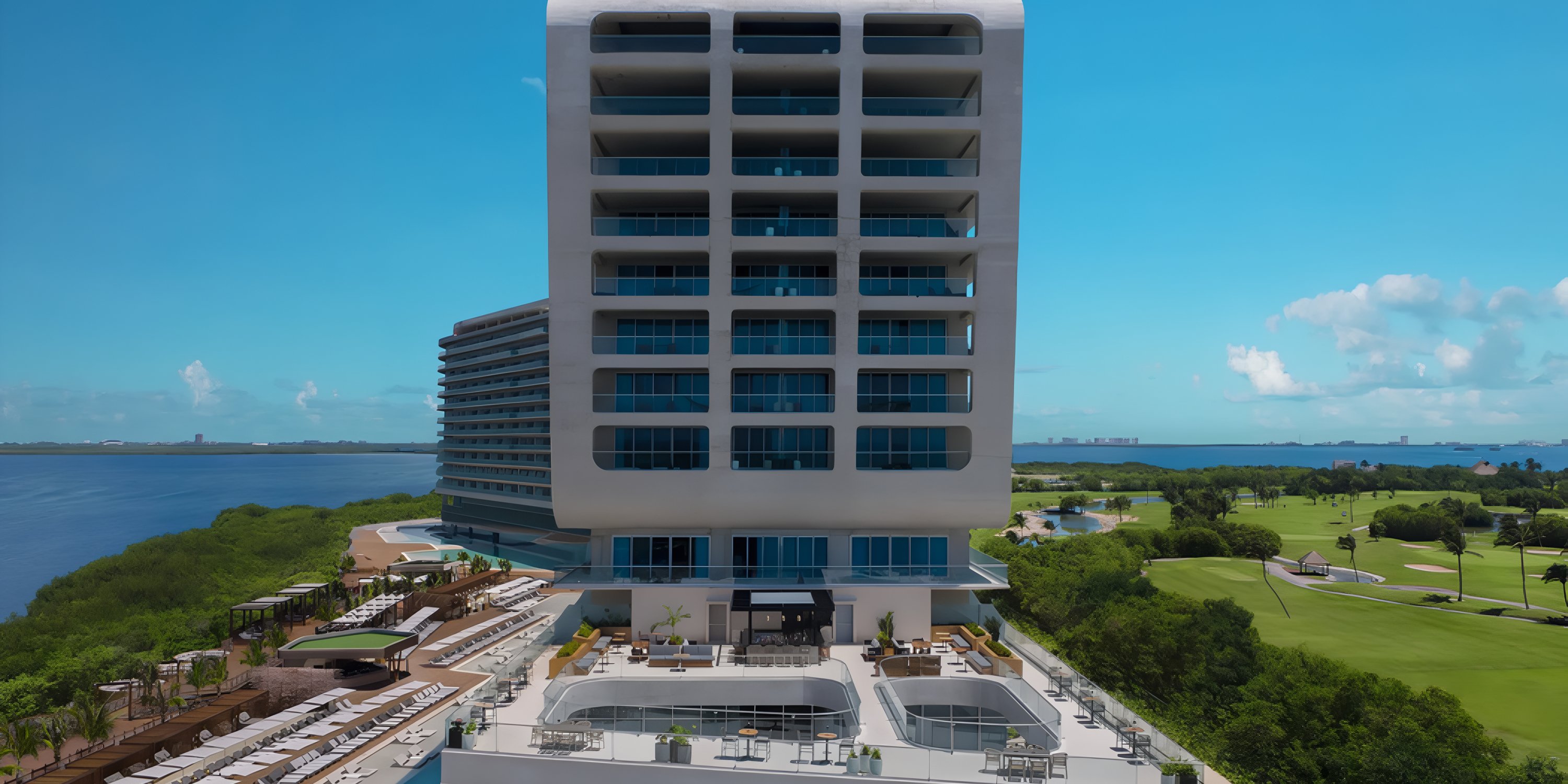 Hyatt Vivid Grand Island: Modern high-rise hotel with terraces, pool, and golf course&mdash;ideal for weddings.