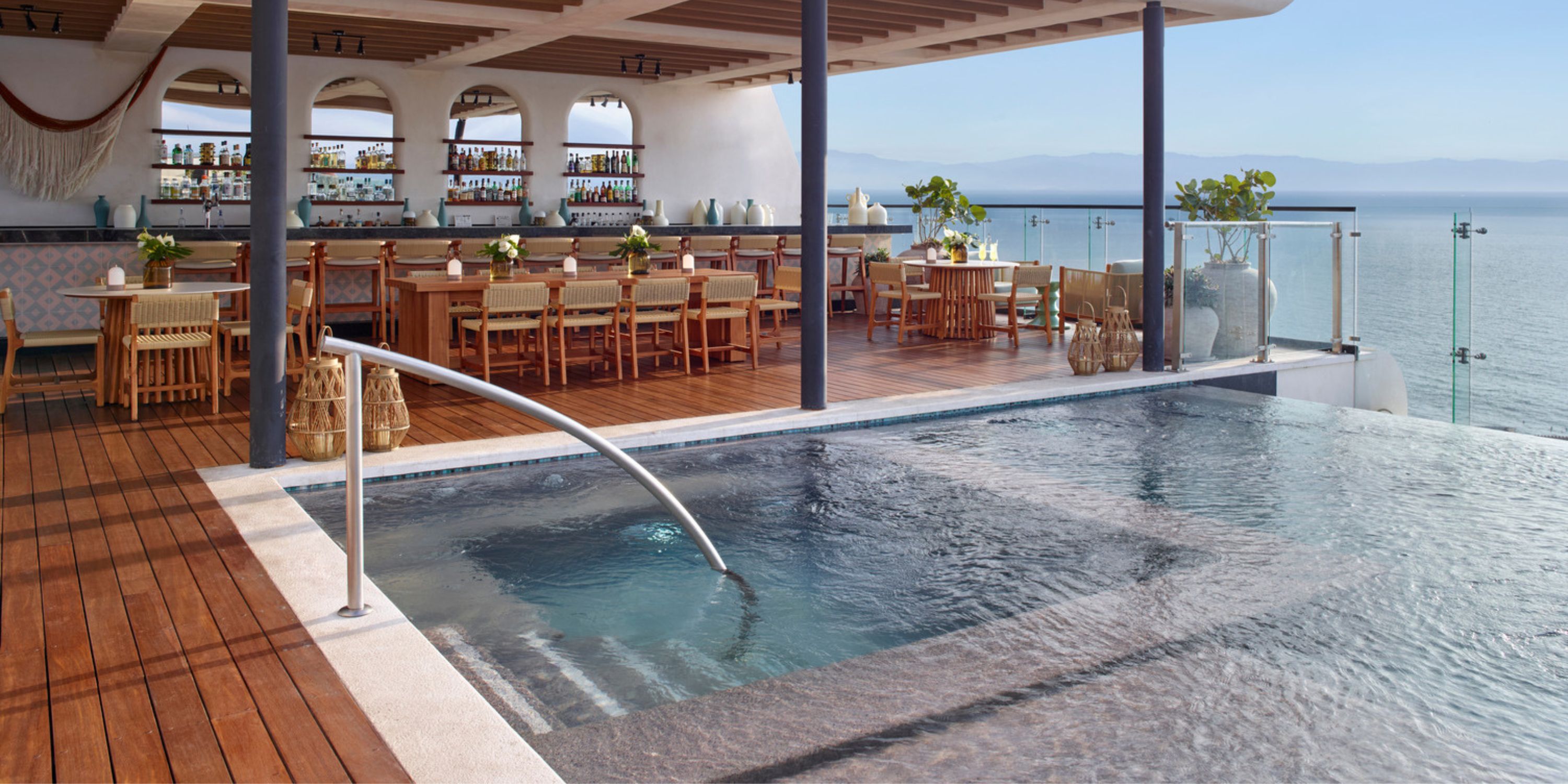 Infinity pool at UNICO 20&deg;105&deg; Riviera Nayarit, ideal for a destination wedding, overlooks the ocean.