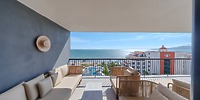 Modern balcony at UNICO 20°105° Riviera Nayarit, ideal for a destination wedding, with ocean views.