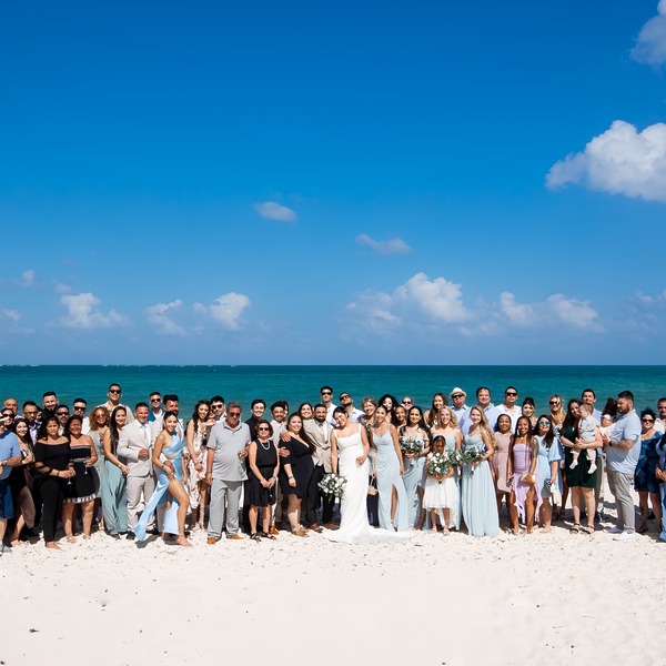 The Best Wedding Packages for Large Destination Weddings (100+ Guests)