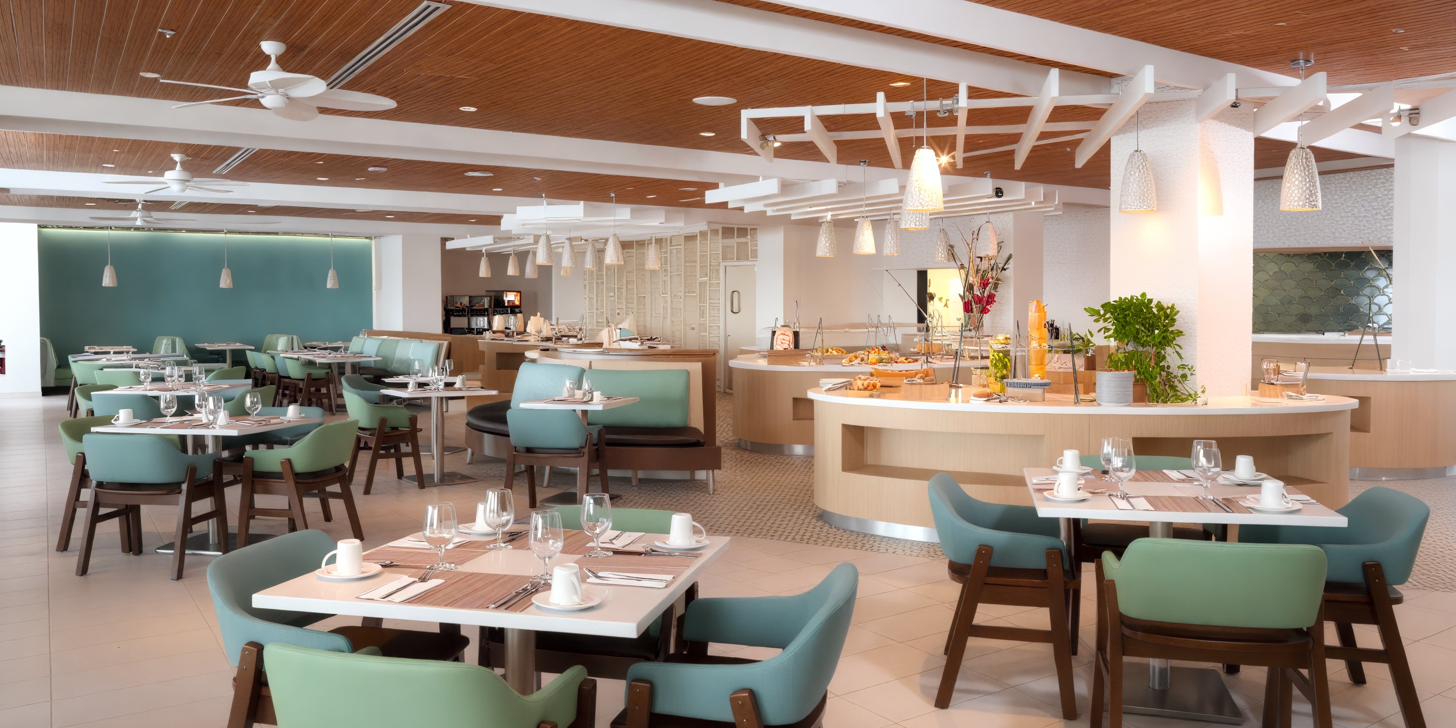Warwick Paradise Island Bahamas: stylish dining, mint green chairs, perfect for a destination wedding.