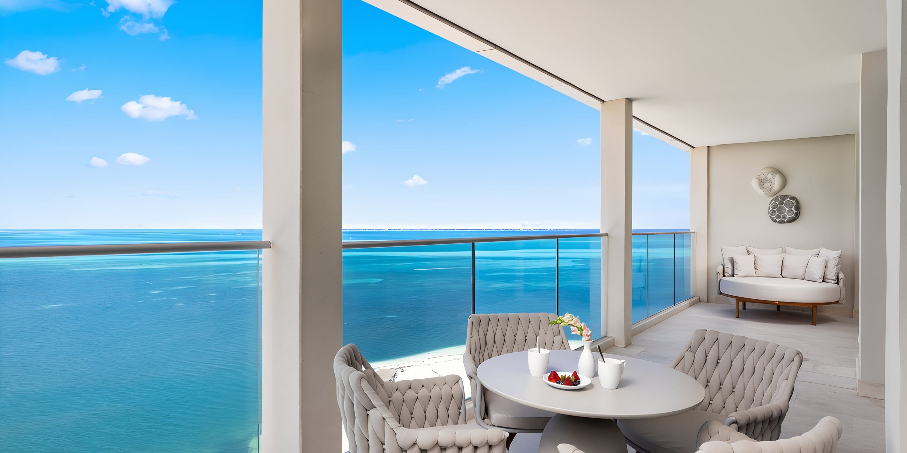 Balcony at Breathless Cancún Soul Resort, ideal for a destination wedding, with ocean view.